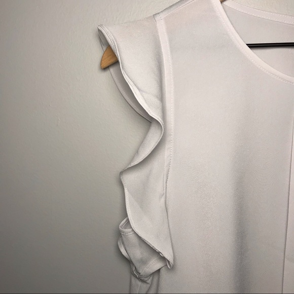 Banana Republic Factory Ruffle Cap Sleeve Top - Picture 4 of 8